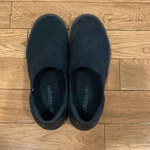 Adidas Court Rally slip shoes